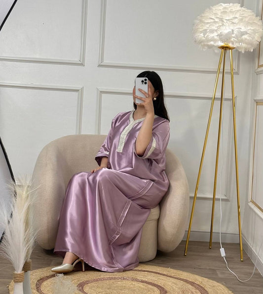 Robe d’hôtesse mauve