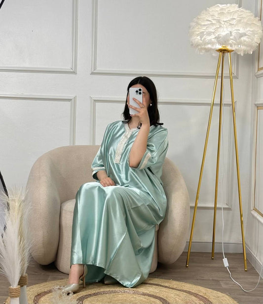Robe d’hôtesse vert menthe